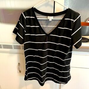 LulaRoe black striped t-shirt size medium